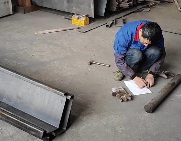 18米長130KW網(wǎng)帶鐵基燒結(jié)爐設計